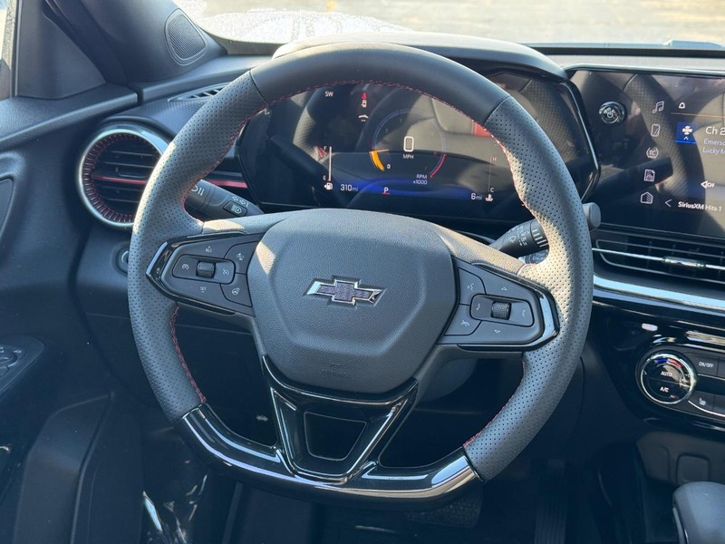 Chevrolet Trax Vehicle Full-screen Gallery Image 8