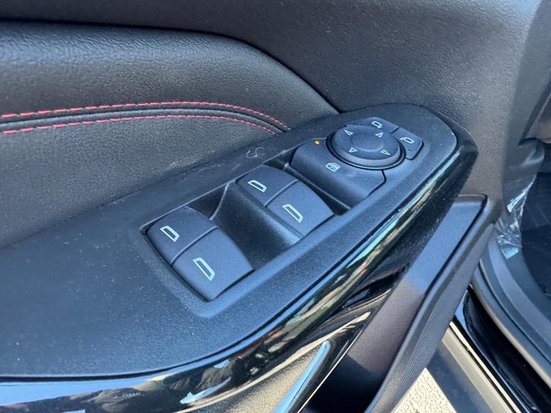 Chevrolet Trax Vehicle Full-screen Gallery Image 12