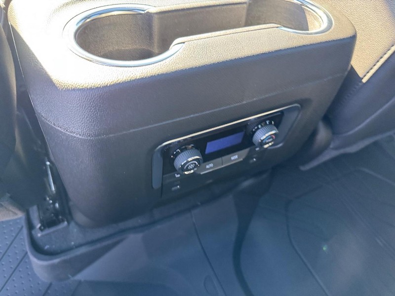 Chevrolet Tahoe Vehicle Full-screen Gallery Image 8