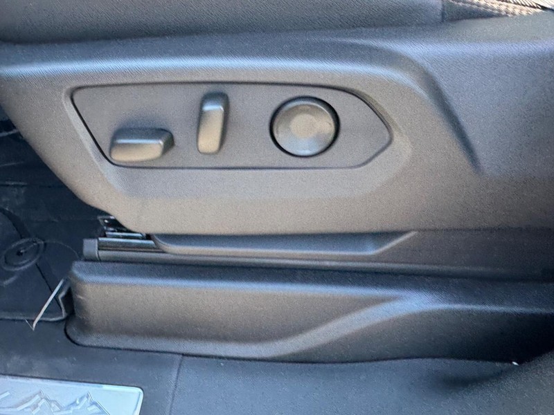 Chevrolet Tahoe Vehicle Full-screen Gallery Image 13