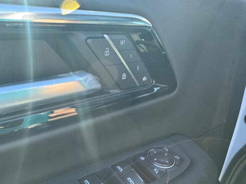 Chevrolet Tahoe Vehicle Full-screen Gallery Image 15