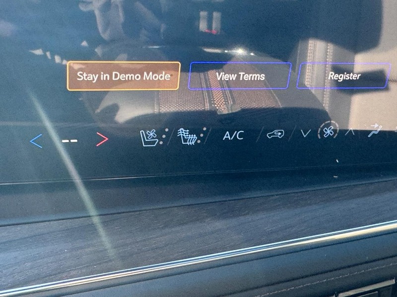 Chevrolet Tahoe Vehicle Full-screen Gallery Image 19