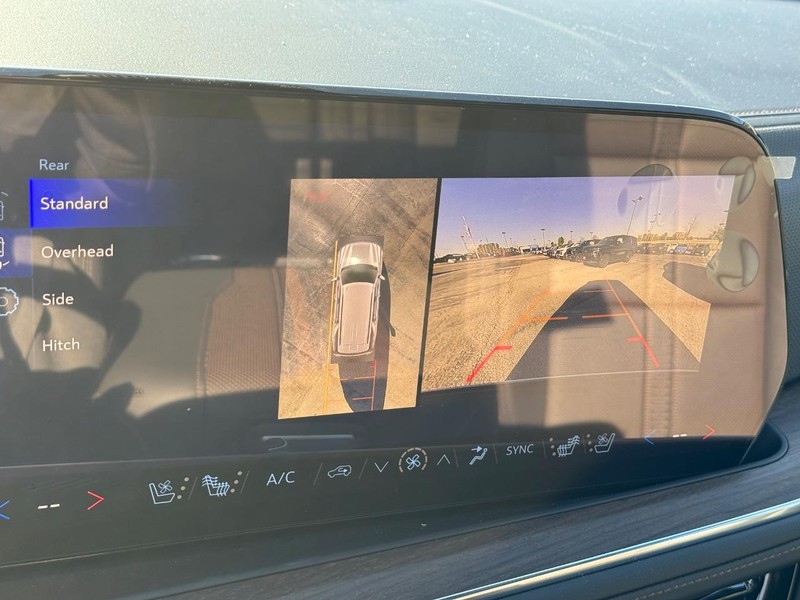 Chevrolet Tahoe Vehicle Full-screen Gallery Image 20