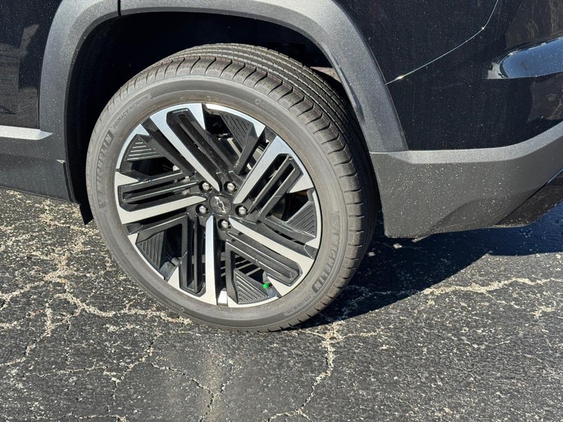 Chevrolet Equinox Vehicle Full-screen Gallery Image 4