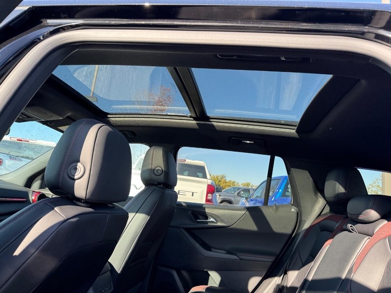 Chevrolet Equinox Vehicle Full-screen Gallery Image 6