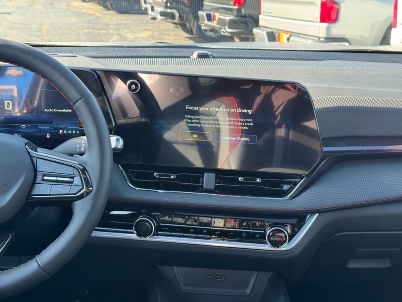 Chevrolet Equinox Vehicle Full-screen Gallery Image 9