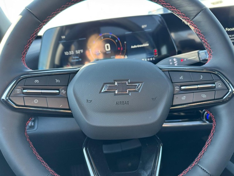 Chevrolet Equinox Vehicle Full-screen Gallery Image 14