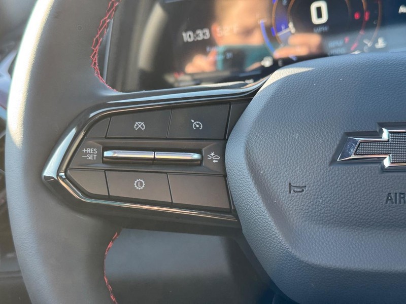 Chevrolet Equinox Vehicle Full-screen Gallery Image 15