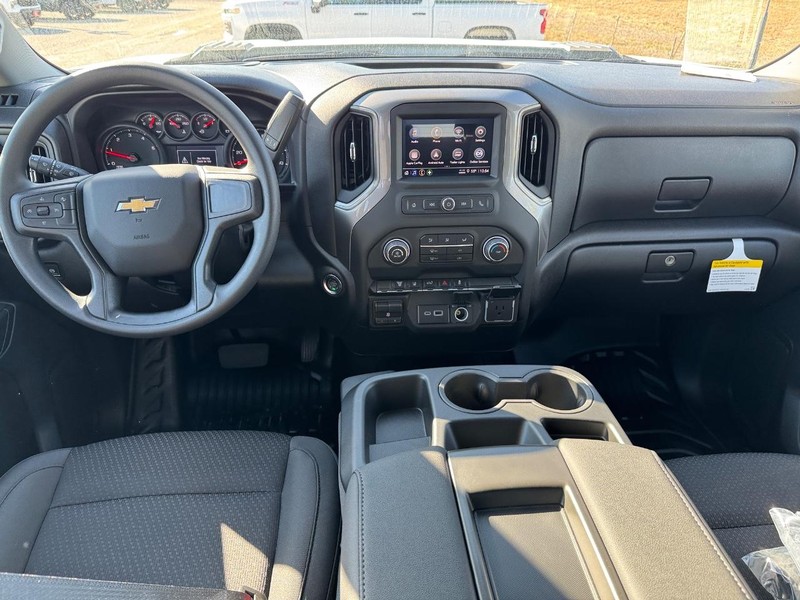 Chevrolet Silverado 3500HD Vehicle Full-screen Gallery Image 6