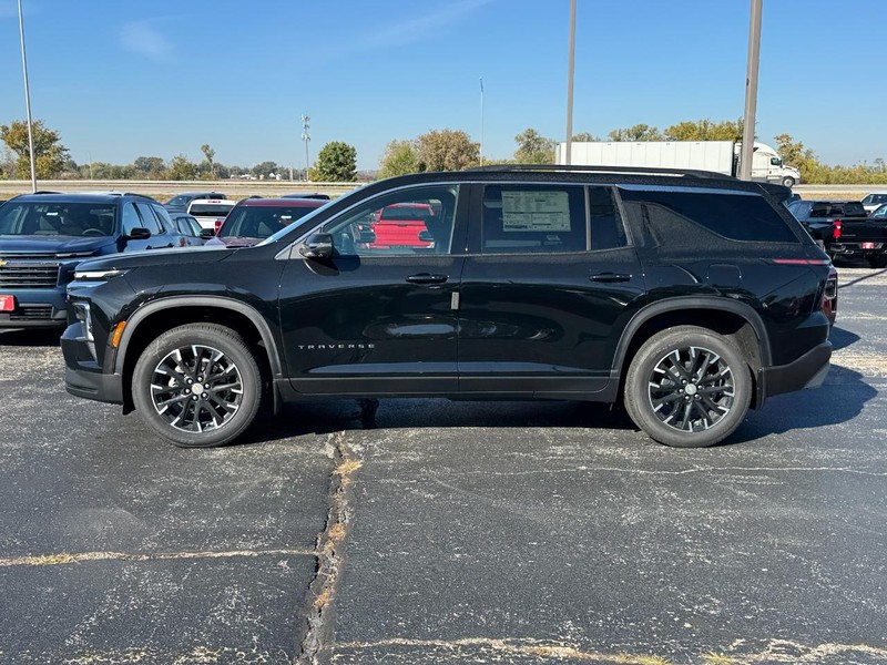 Chevrolet Traverse Vehicle Full-screen Gallery Image 2