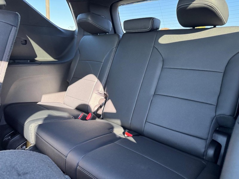 Chevrolet Traverse Vehicle Full-screen Gallery Image 5