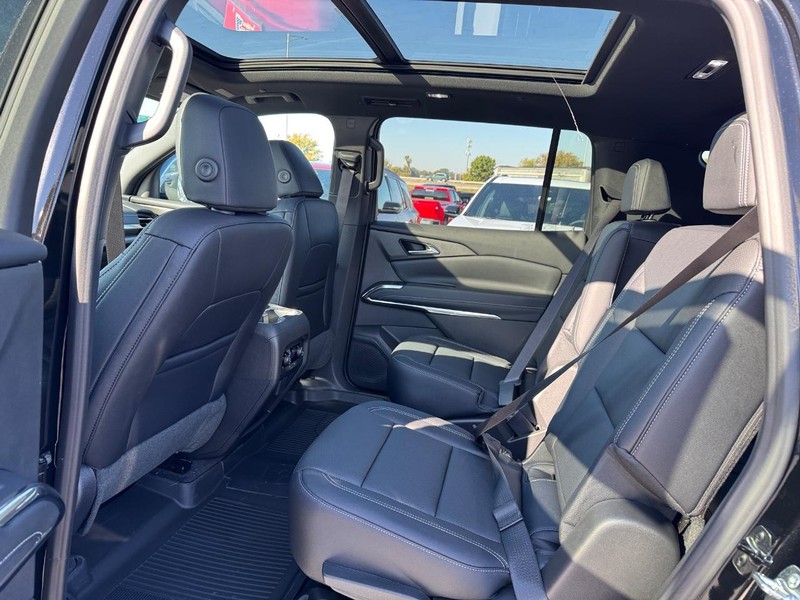 Chevrolet Traverse Vehicle Full-screen Gallery Image 6