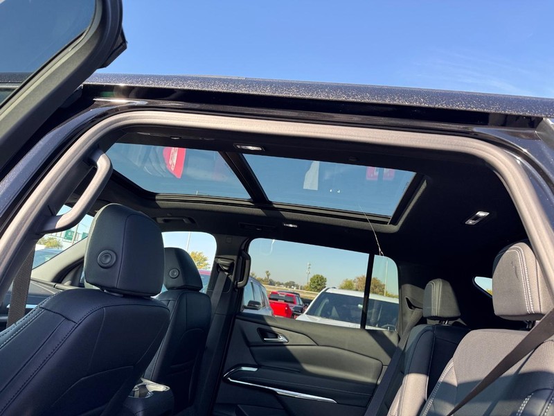 Chevrolet Traverse Vehicle Full-screen Gallery Image 7