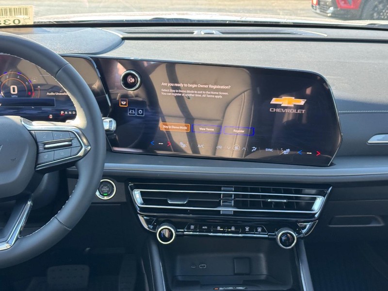 Chevrolet Traverse Vehicle Full-screen Gallery Image 11