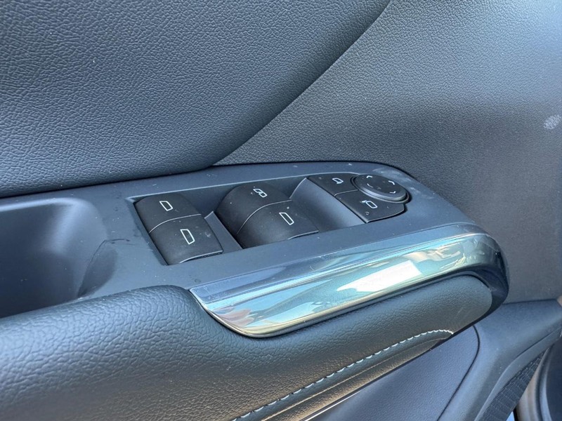 Chevrolet Traverse Vehicle Full-screen Gallery Image 13