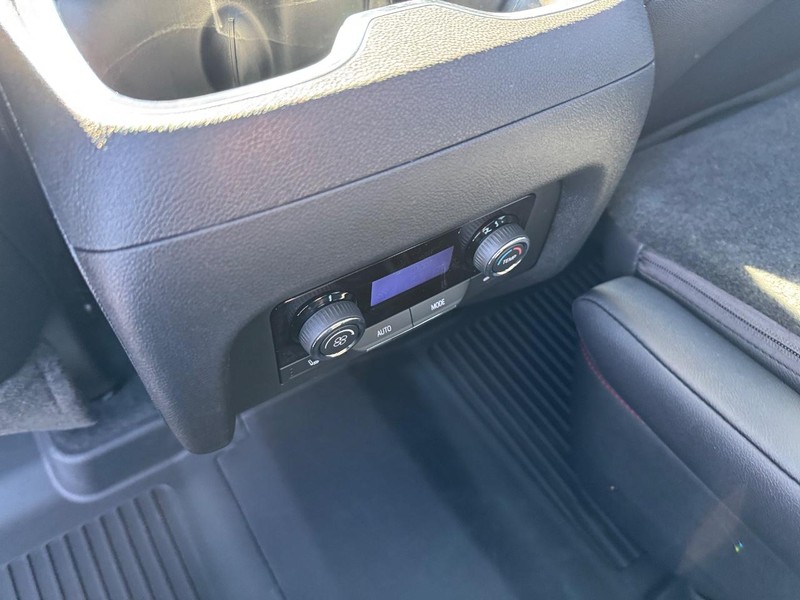 Chevrolet Traverse Vehicle Full-screen Gallery Image 8