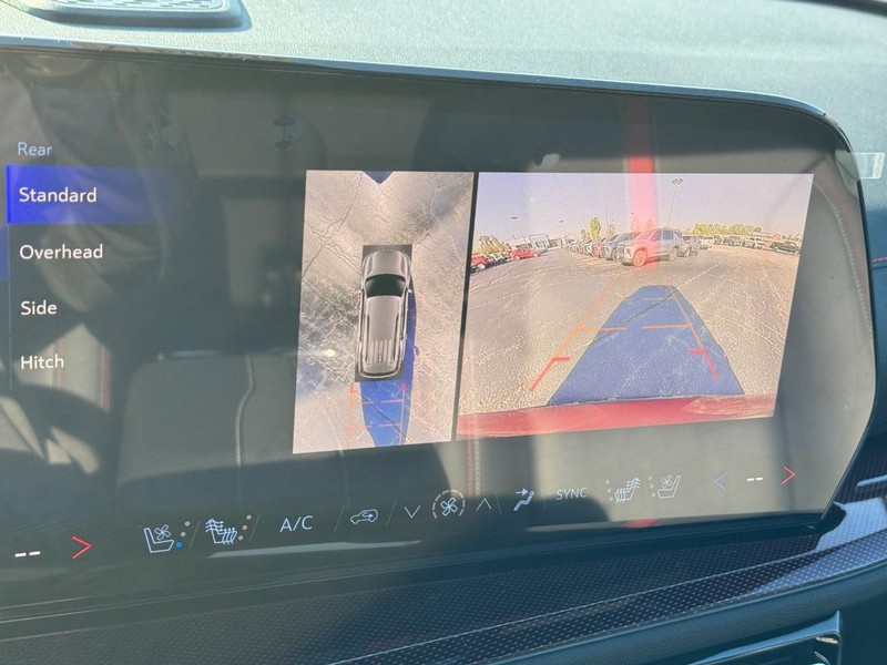 Chevrolet Traverse Vehicle Full-screen Gallery Image 18