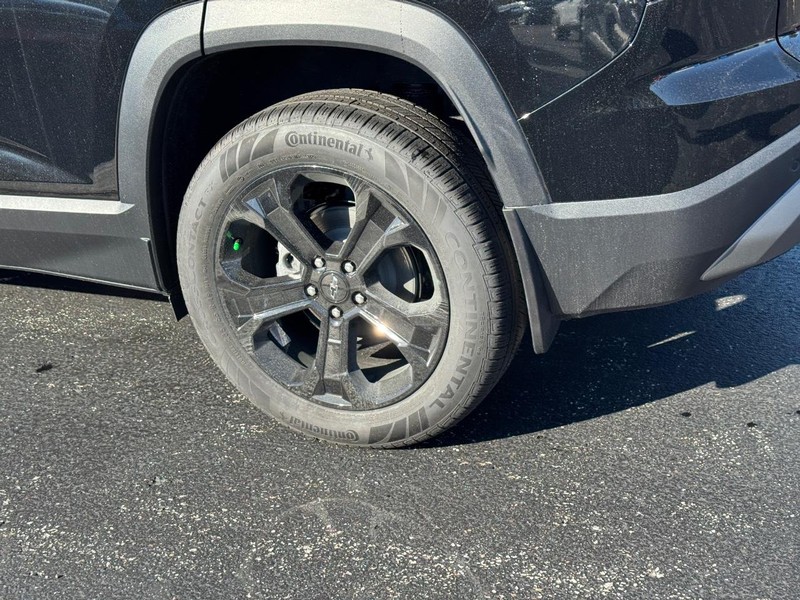 Chevrolet Equinox Vehicle Full-screen Gallery Image 4