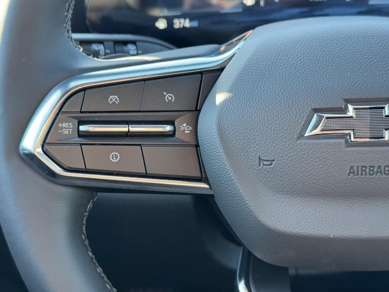 Chevrolet Equinox Vehicle Full-screen Gallery Image 13