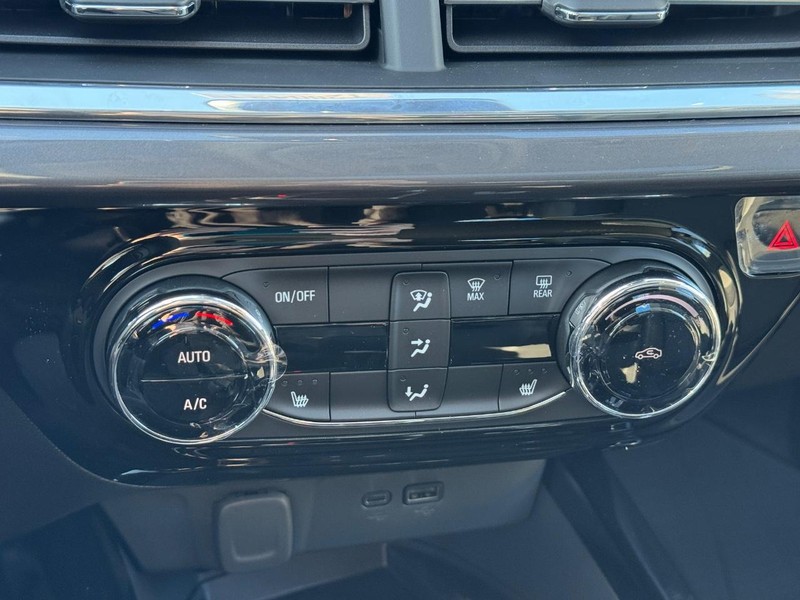 Chevrolet Trax Vehicle Full-screen Gallery Image 16