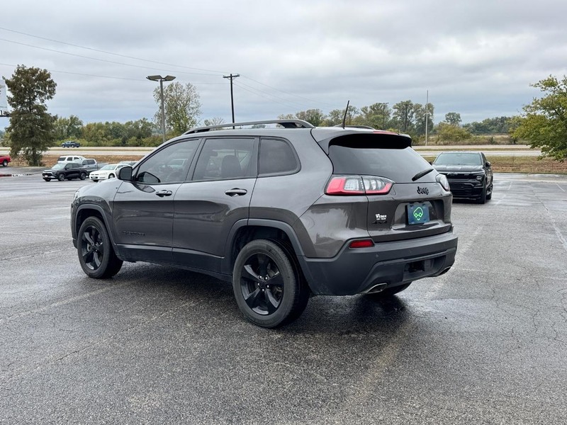 Jeep Cherokee Vehicle Full-screen Gallery Image 3