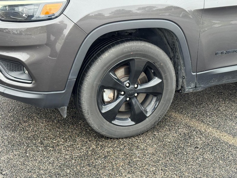 Jeep Cherokee Vehicle Full-screen Gallery Image 9