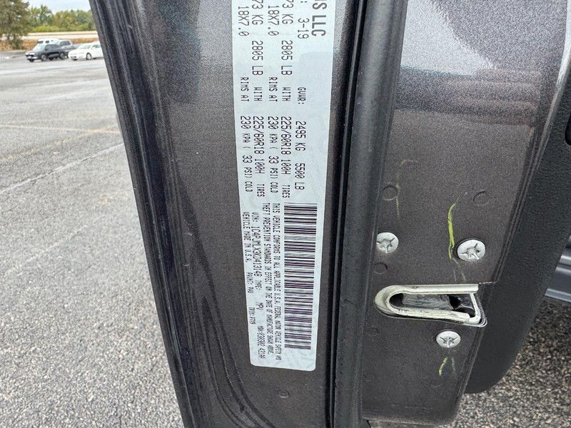 Jeep Cherokee Vehicle Full-screen Gallery Image 21