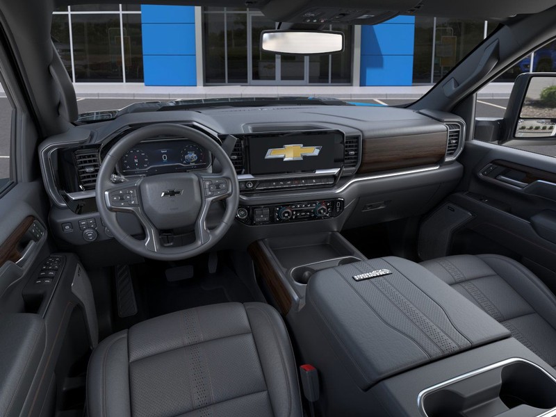 Chevrolet Silverado 2500HD Vehicle Full-screen Gallery Image 15