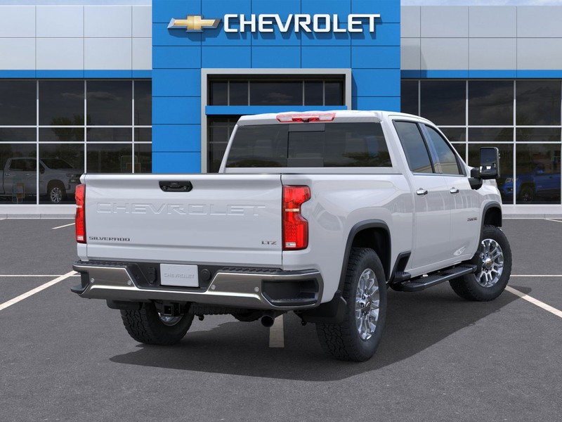 Chevrolet Silverado 2500HD Vehicle Full-screen Gallery Image 4