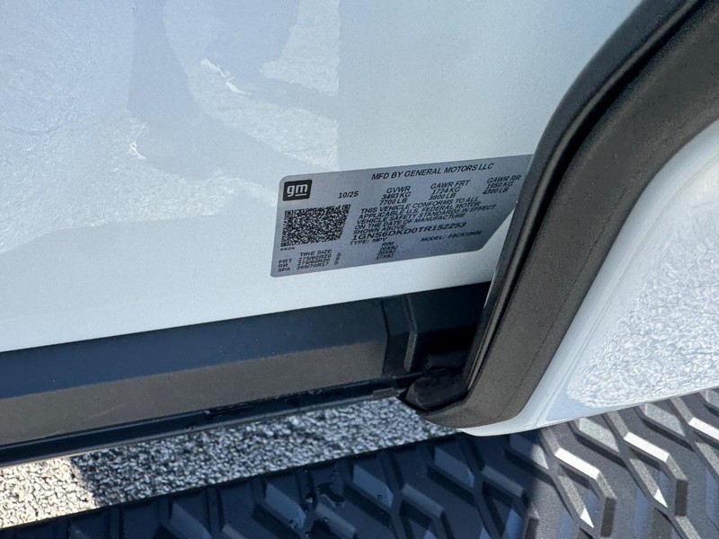 Chevrolet Suburban Vehicle Full-screen Gallery Image 20