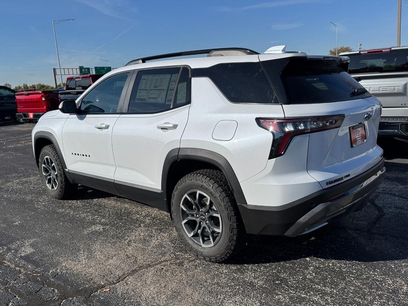 Chevrolet Equinox Vehicle Full-screen Gallery Image 3