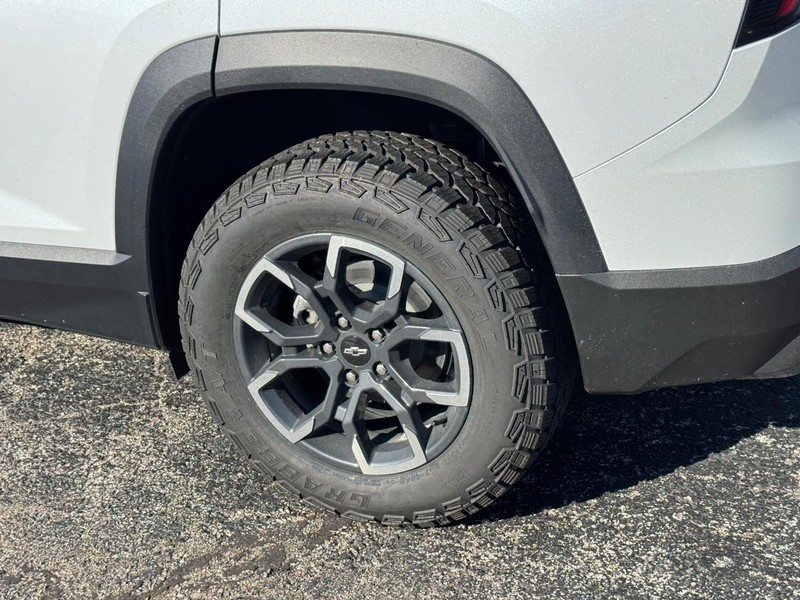 Chevrolet Equinox Vehicle Full-screen Gallery Image 4