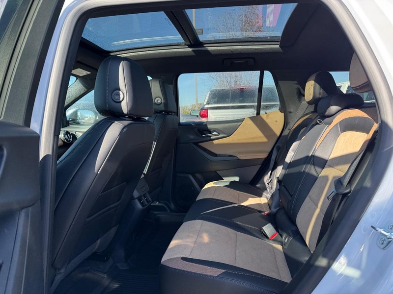 Chevrolet Equinox Vehicle Full-screen Gallery Image 5