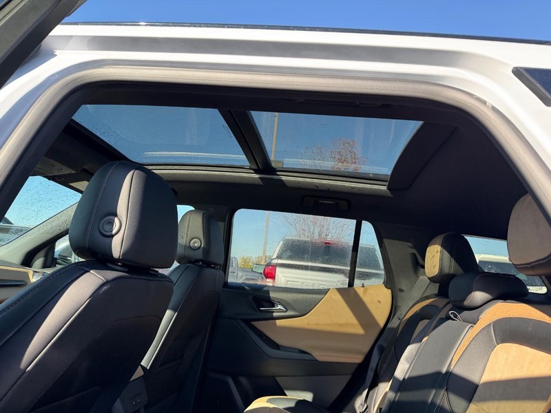 Chevrolet Equinox Vehicle Full-screen Gallery Image 6