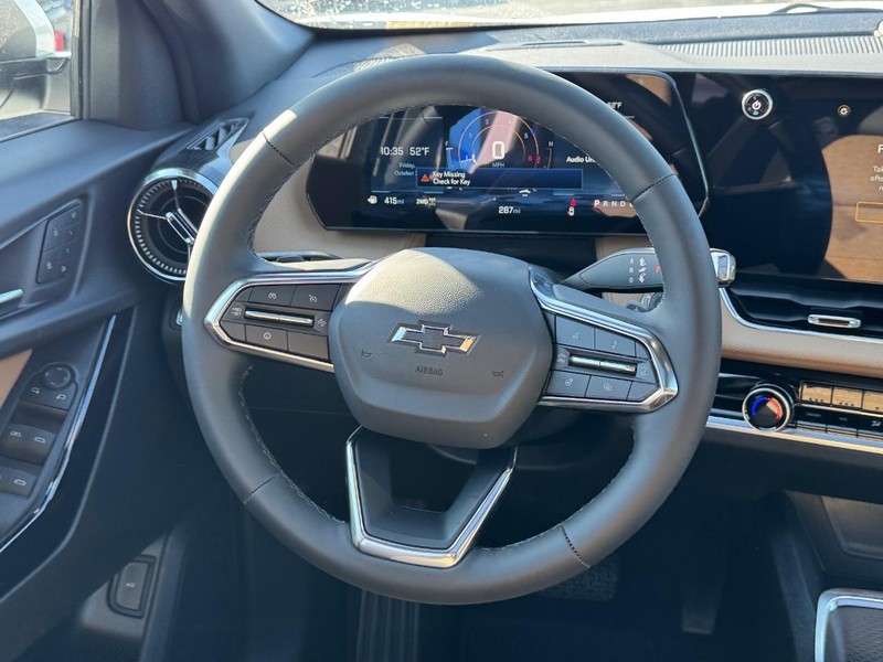 Chevrolet Equinox Vehicle Full-screen Gallery Image 9