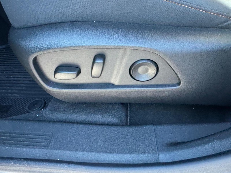 Chevrolet Equinox Vehicle Full-screen Gallery Image 11