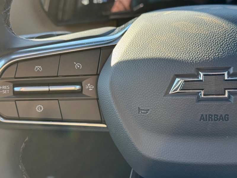 Chevrolet Equinox Vehicle Full-screen Gallery Image 15