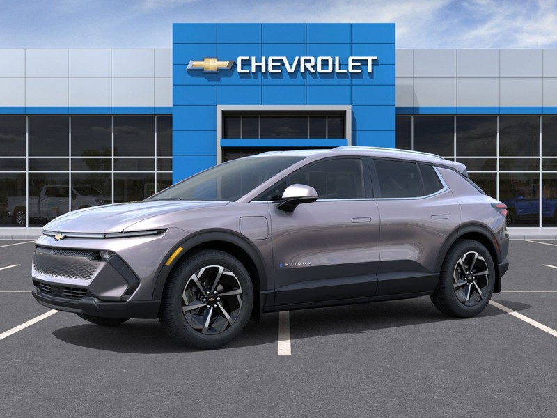 Chevrolet Equinox EV Vehicle Full-screen Gallery Image 2