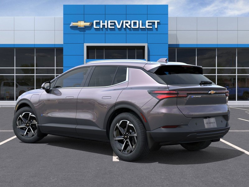 Chevrolet Equinox EV Vehicle Full-screen Gallery Image 3