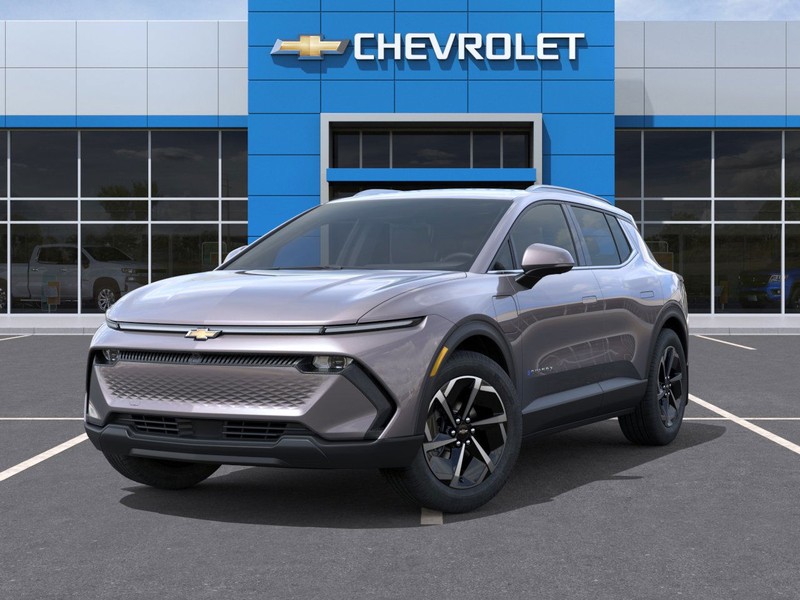 Chevrolet Equinox EV Vehicle Full-screen Gallery Image 6