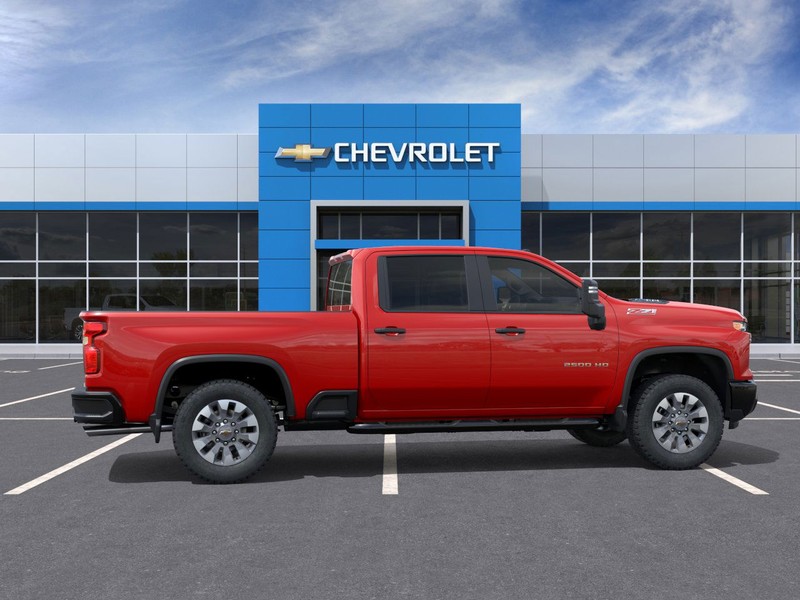 Chevrolet Silverado 2500HD Vehicle Full-screen Gallery Image 5