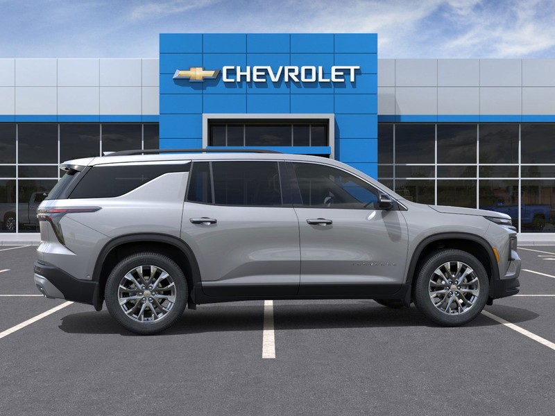 Chevrolet Traverse Vehicle Full-screen Gallery Image 5