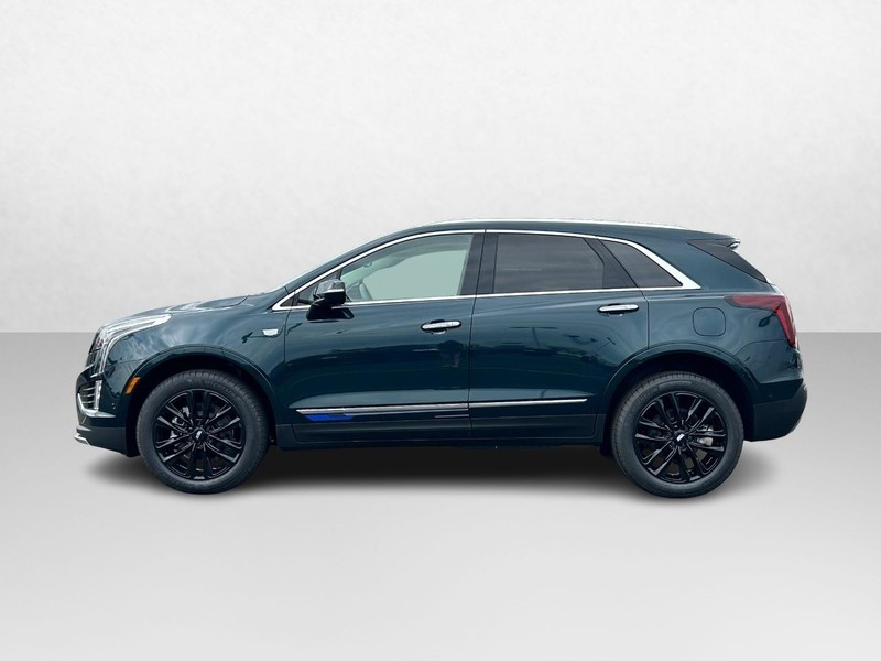Cadillac XT5 Vehicle Full-screen Gallery Image 2