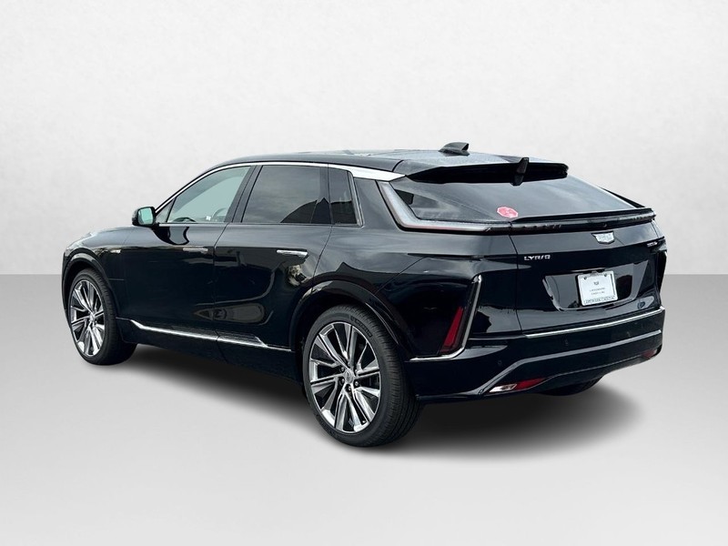 Cadillac LYRIQ Vehicle Full-screen Gallery Image 3