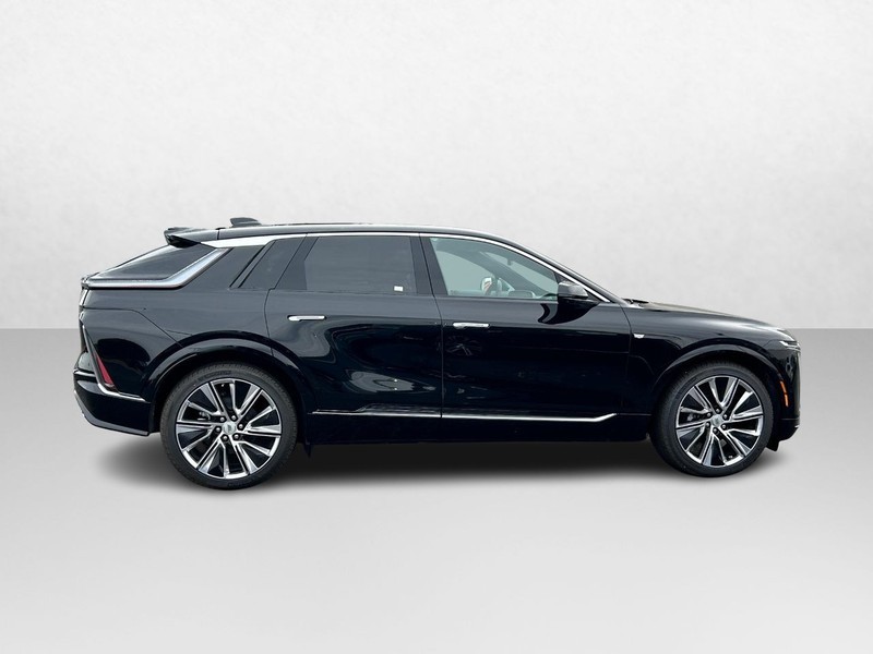 Cadillac LYRIQ Vehicle Full-screen Gallery Image 6