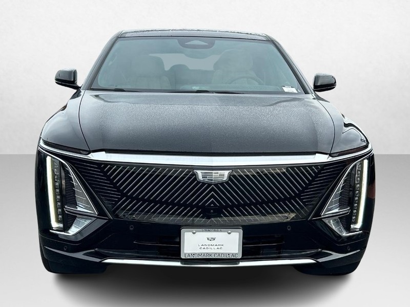 Cadillac LYRIQ Vehicle Full-screen Gallery Image 8