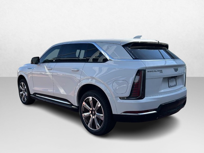 Cadillac Escalade IQ Vehicle Full-screen Gallery Image 3