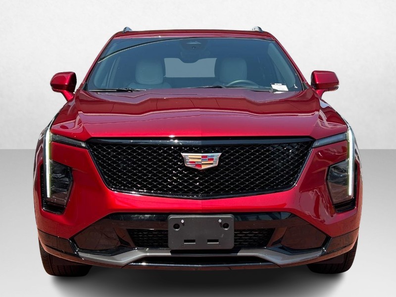 Cadillac XT4 Vehicle Full-screen Gallery Image 8