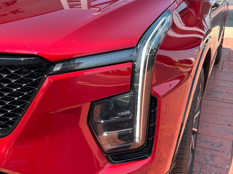 Cadillac XT4 Vehicle Full-screen Gallery Image 10