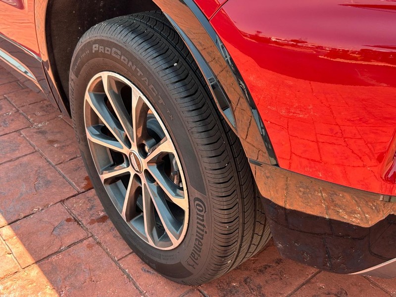 Cadillac XT4 Vehicle Full-screen Gallery Image 12